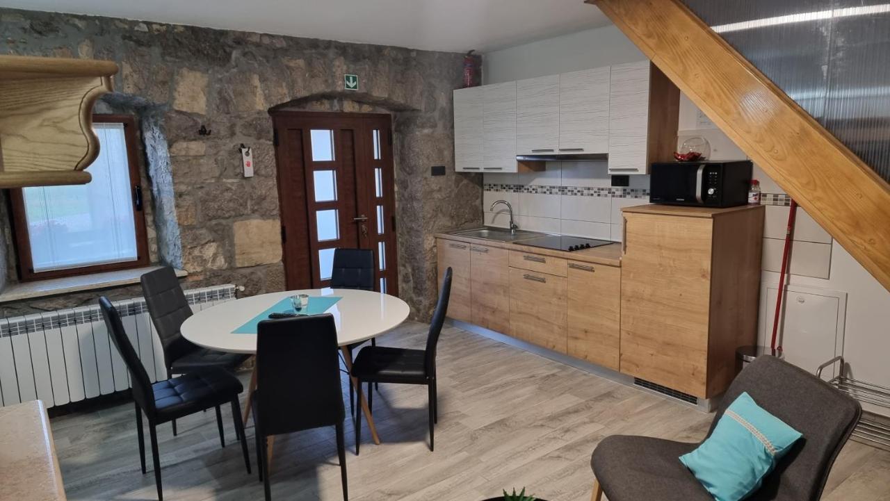 Villa Kos Lupoglav  Экстерьер фото